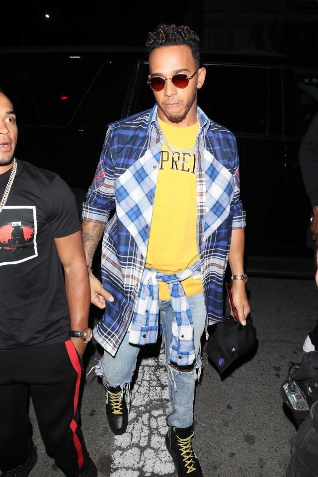  Lewis Hamilton changed outfits at Drake's 31st birthday party