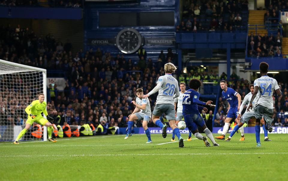  Brazilian winger Willian put the Blues 2-0 up in second half injury with a fine strike into the bottom corner