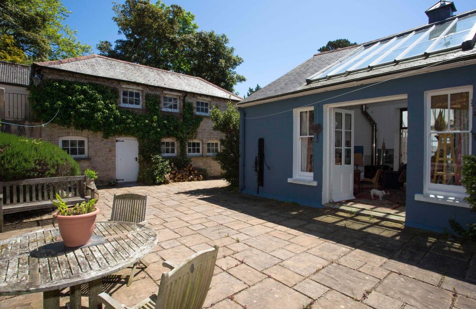 lay Point in the village of Flushing is perfect for fans of all things nautical with 325ft of water frontage to sail into the Penryn River or out to sea and all the way to France