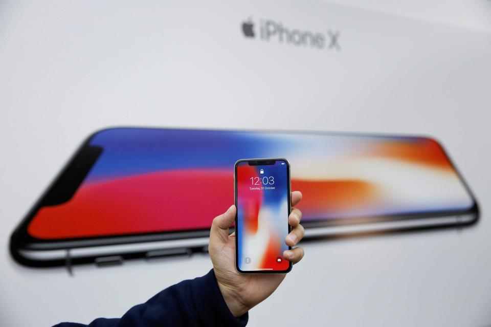  The iPhone X features a colourful and beautiful edge-to-edge OLED display