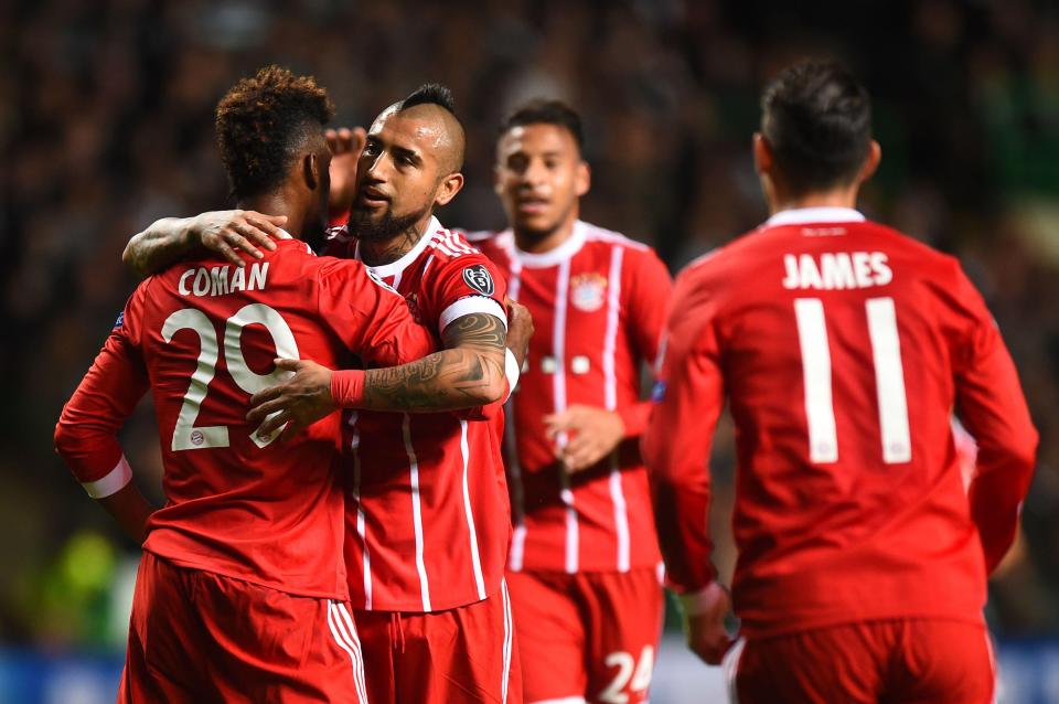  Arturo Vidal celebrates with Coman and his Bayern pals