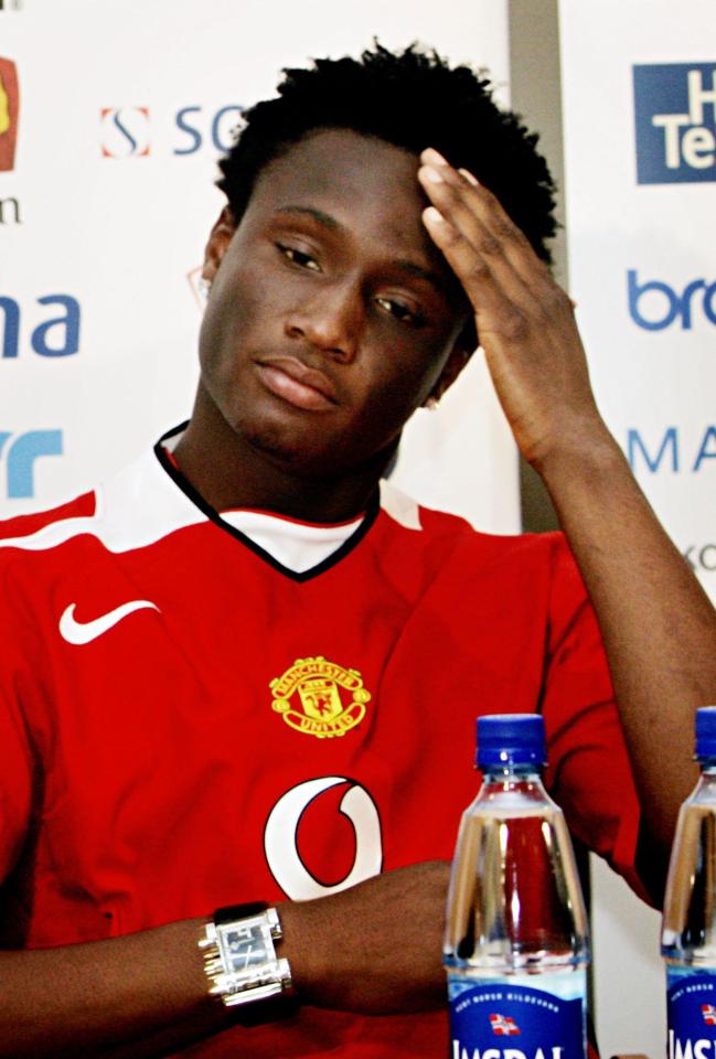  John obi Mikel 'signed' for Manchester United in 2005, before eventually joining Chelsea