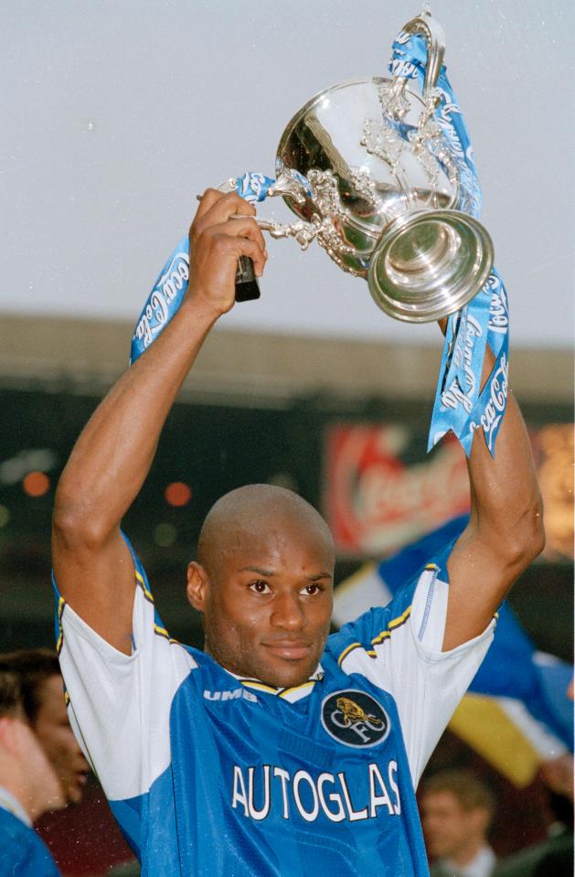  Chelsea legend Frank Sinclair paid tribute to Drummy on Twitter