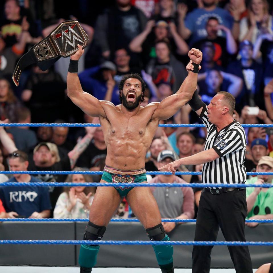  Jinder Mahal lost the title to AJ Styles on this week's SmackDown in Manchester