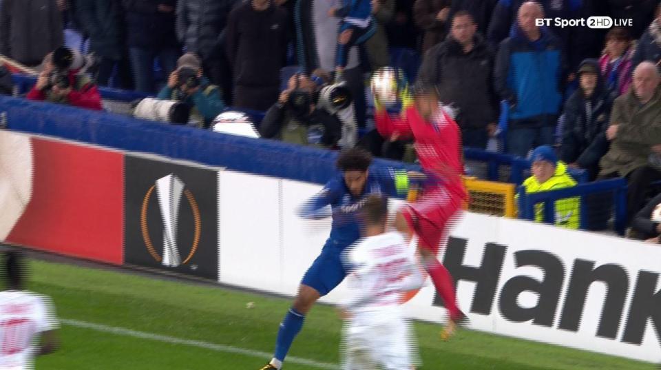  Ashley Williams started melee with needless challenge on Anthony Lopes