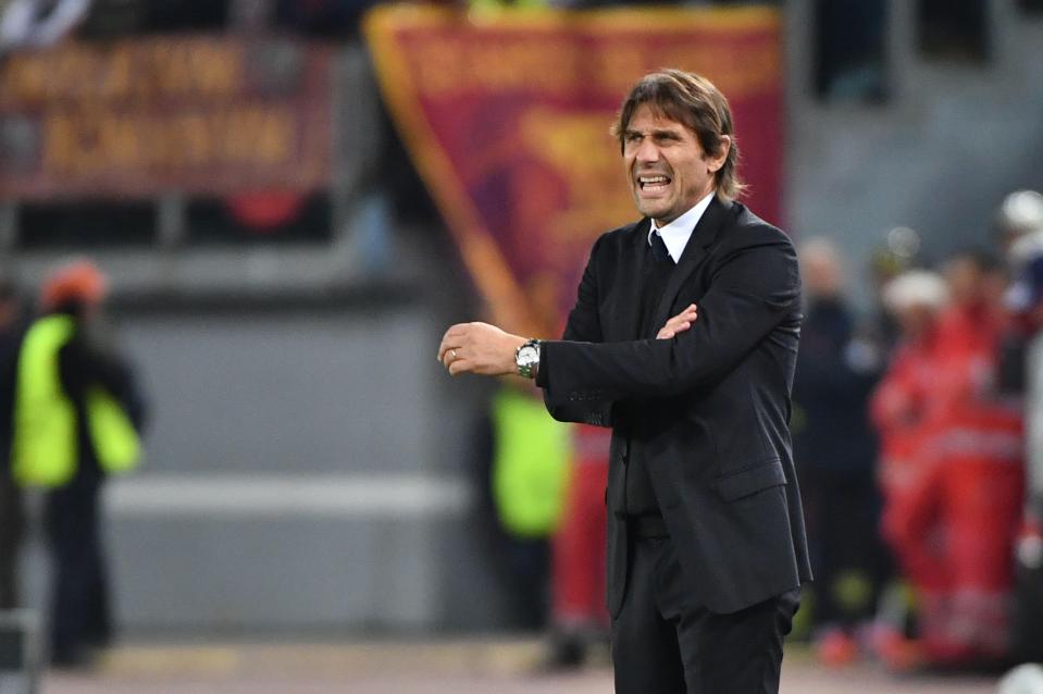  Anotnio Conte watches on as Chelsea re beaten by Roma