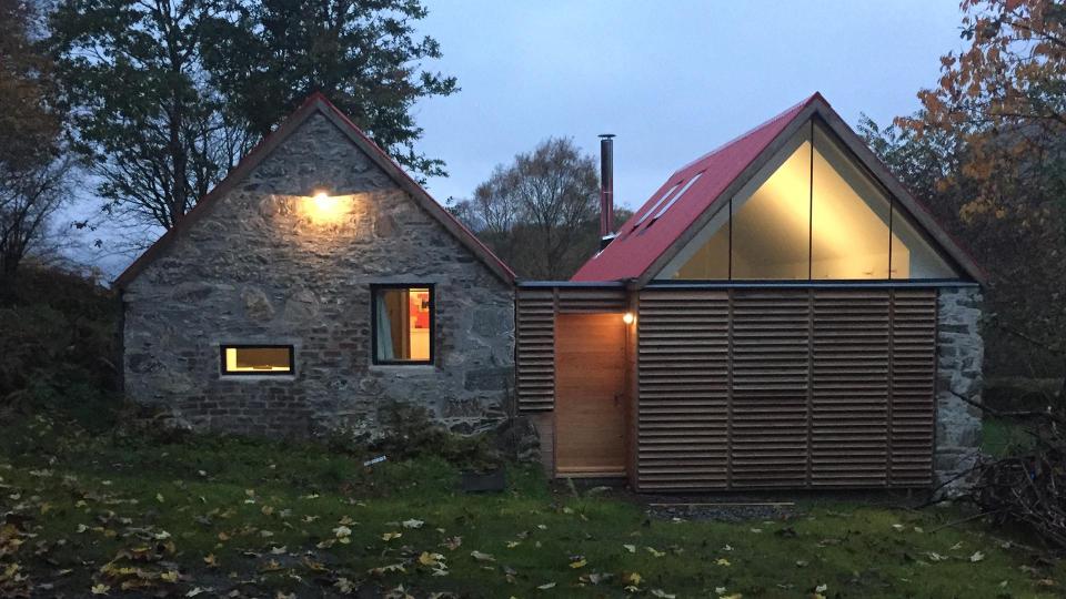  The owners of Fernaig Cottage have beautifully renovated and adapted a traditional shepherd's cottage