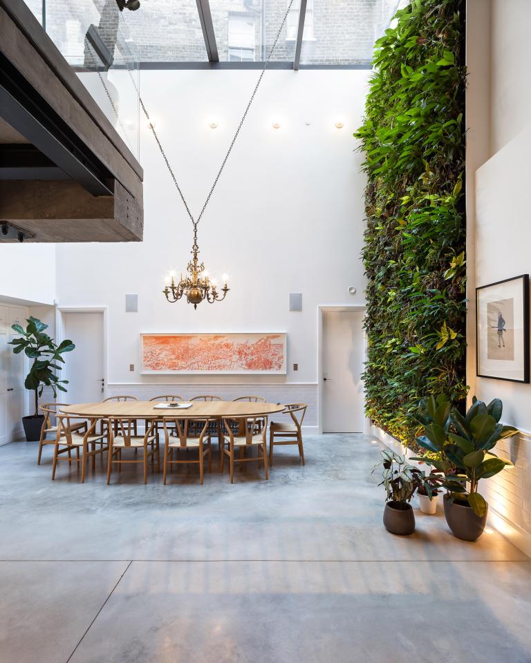  The architect has made use of the exposed brick walls, while others are clad in shrubbery