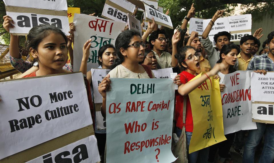  Women protest against Delhi police after two children were raped in the capital in 2015