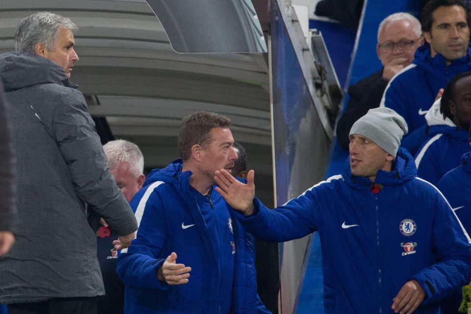  Manchester United boss Jose Mourinho and Conte didn't shake hands after the match