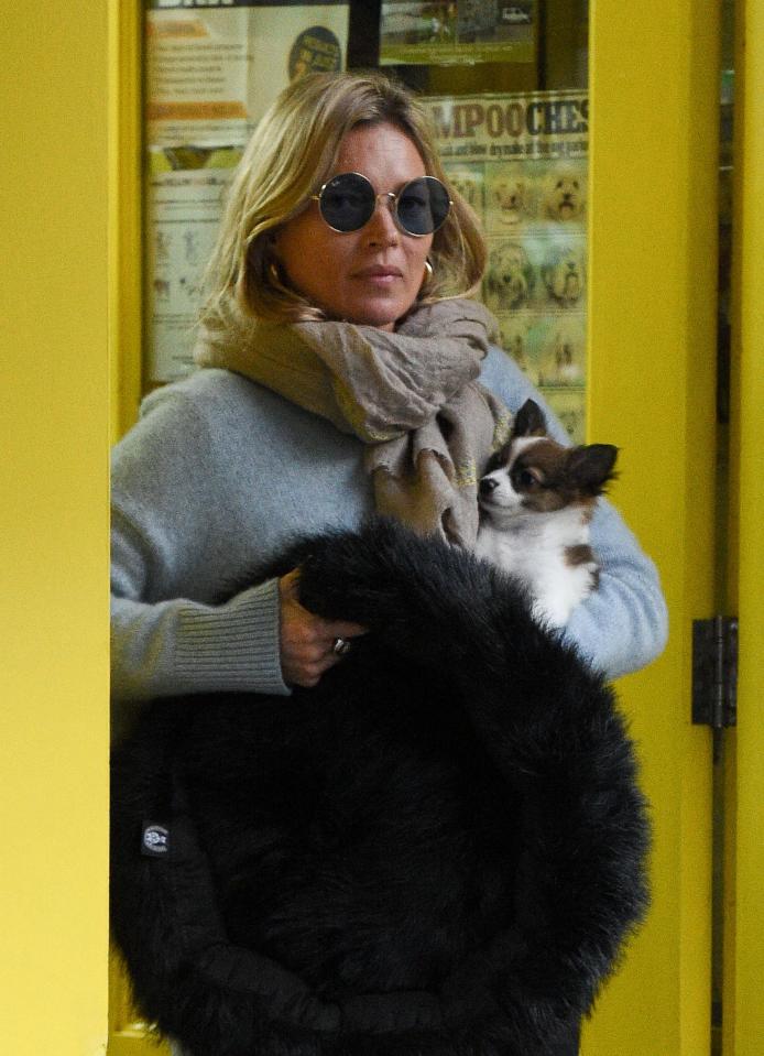  Kate Moss goes for a stroll with her new puppy in North London