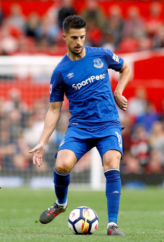  Kevin Mirallas has re-affirmed his commitment to Everton after he was dropped for the Watford game