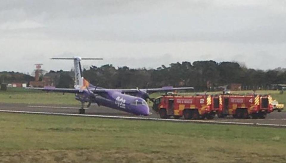  The plane circulated in the sky for two hours to burn fuel before making the emergency landing