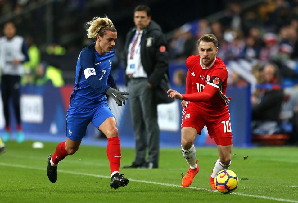  Aaron Ramsey battles against Antoine Griezmann in the first half