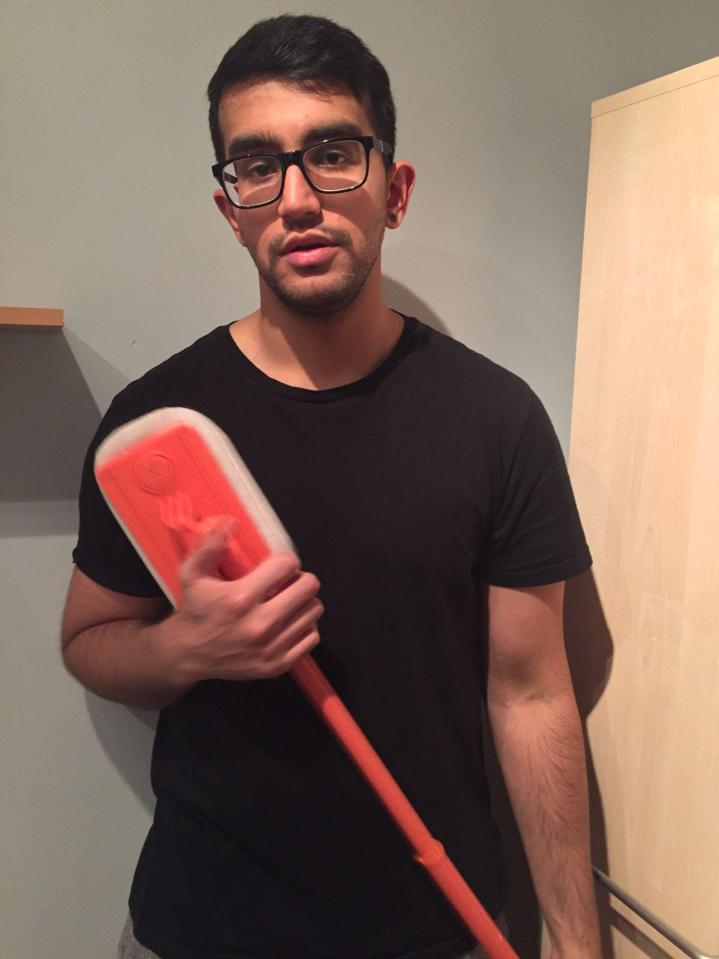  Aaron bought a computer on Amazon and got a mop instead