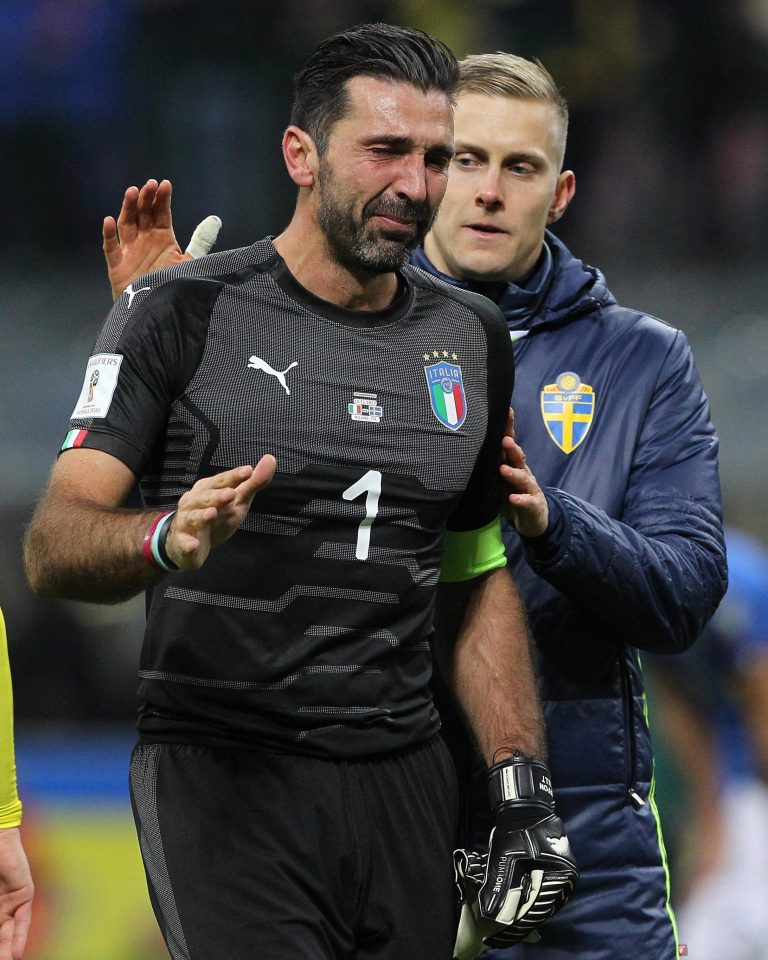  Gianluigi Buffon couldn't keep his pain inside after the aggregate defeat to Sweden