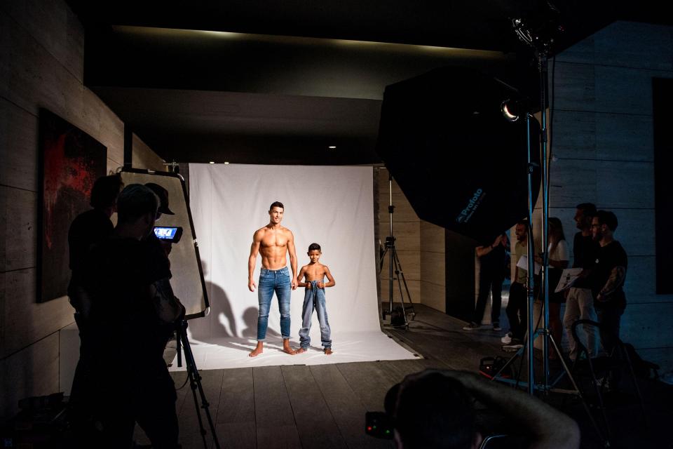  Cristiano and his son know how to strike a pose