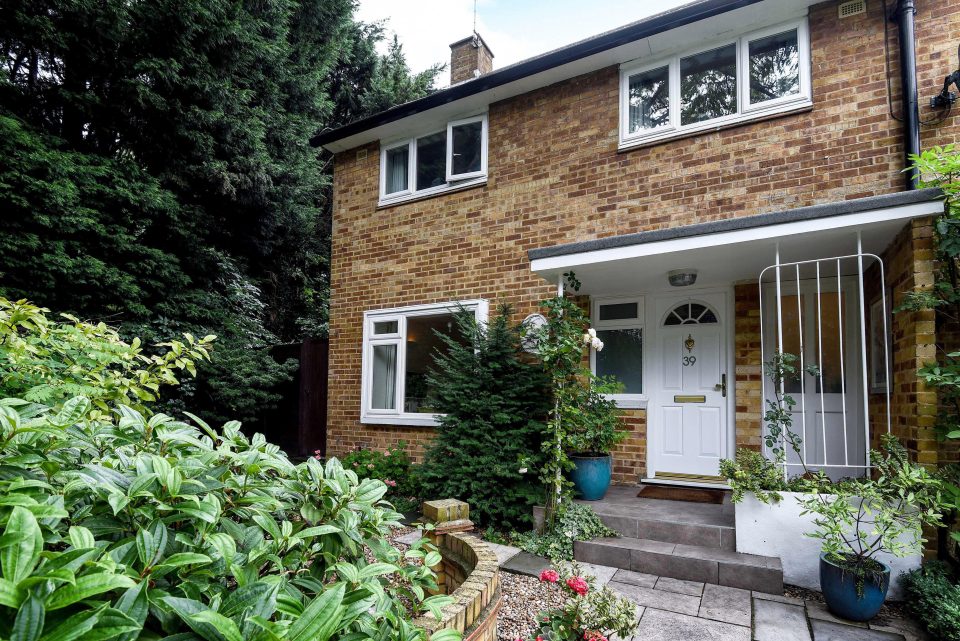  This home in Hampstead, north London is being sold through excouncil.com for nearly £1million