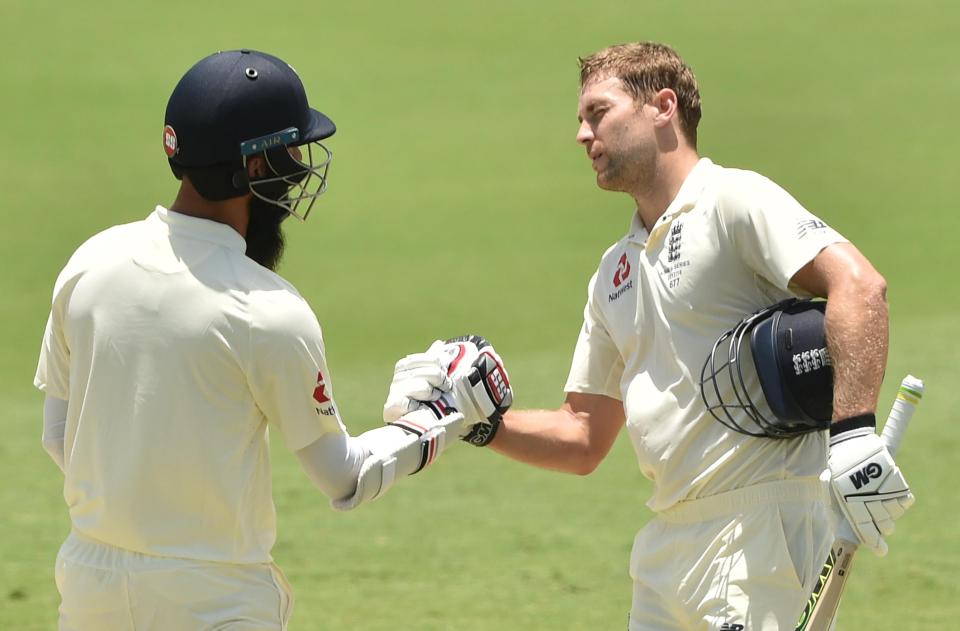  Moeen Ali congratulates Malan on reaching three figures