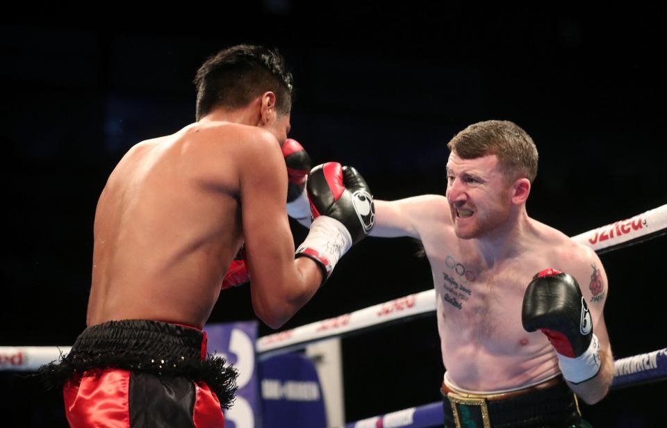  Paddy Barnes knocked out Eliecer Quezada in the sixth round to pick up the WBO Inter-Continental title