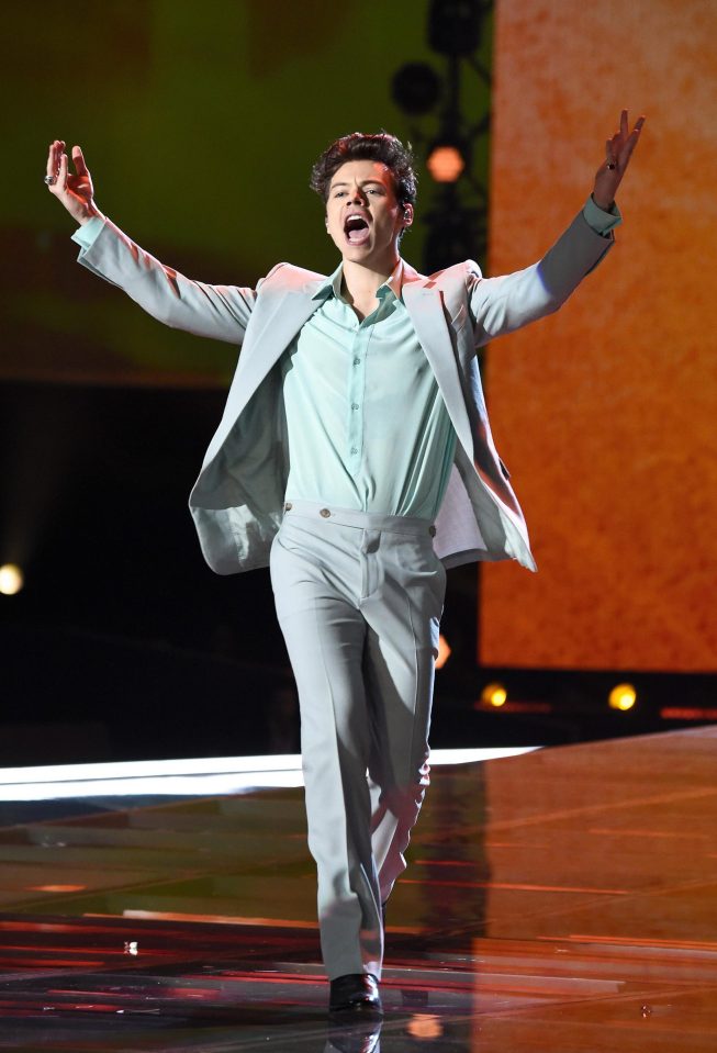  Harry Styles put on a lively show as three of his exes strutted their stuff on the catwalk at the annual Victoria's Secret show in Shanghai