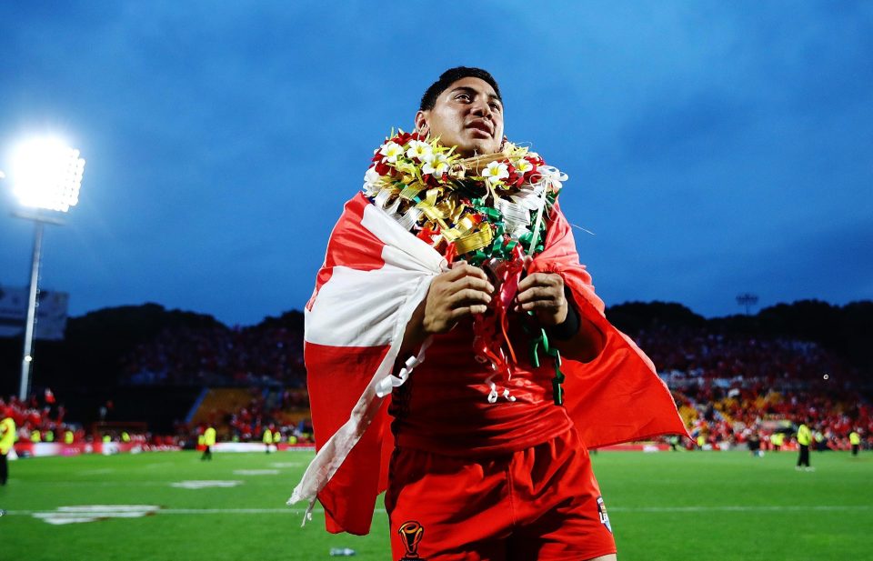  Jason Taumalolo of Tonga thanks crowd after losing World Cup semi-final