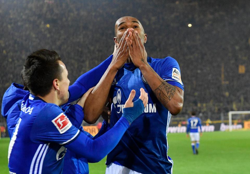  Brazilian defender Naldo scored Schalke's fourth goal in the 94th minute to secure a point for his team