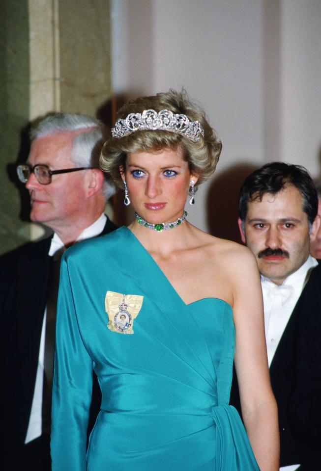  Princess Diana's much-loved Spencer Tiara belongs to the Earl, her brother Charles, and has not been worn since her death