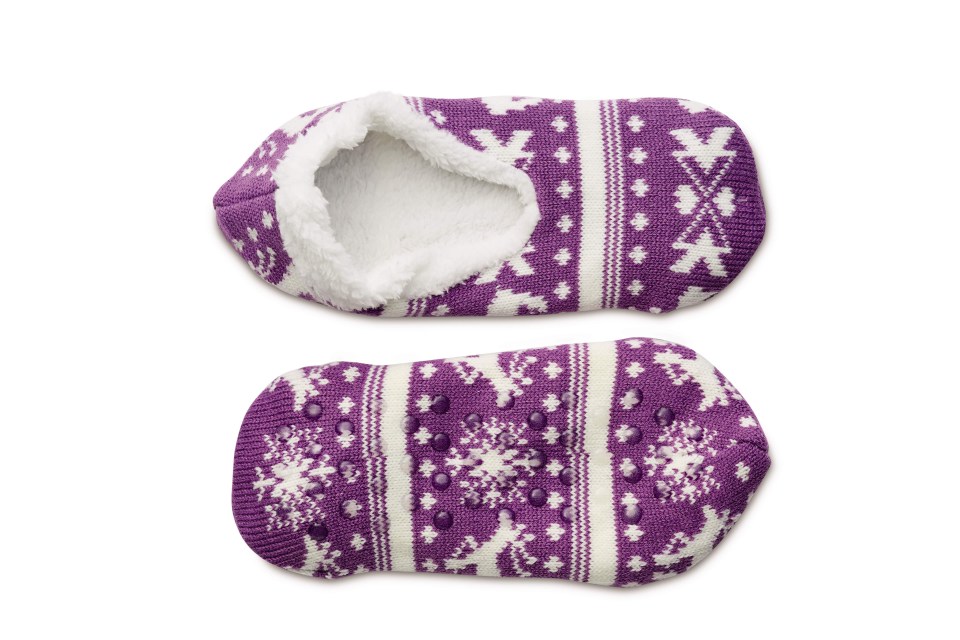 Keep your feet snug with these cosy cabin slipper socks for £2.99