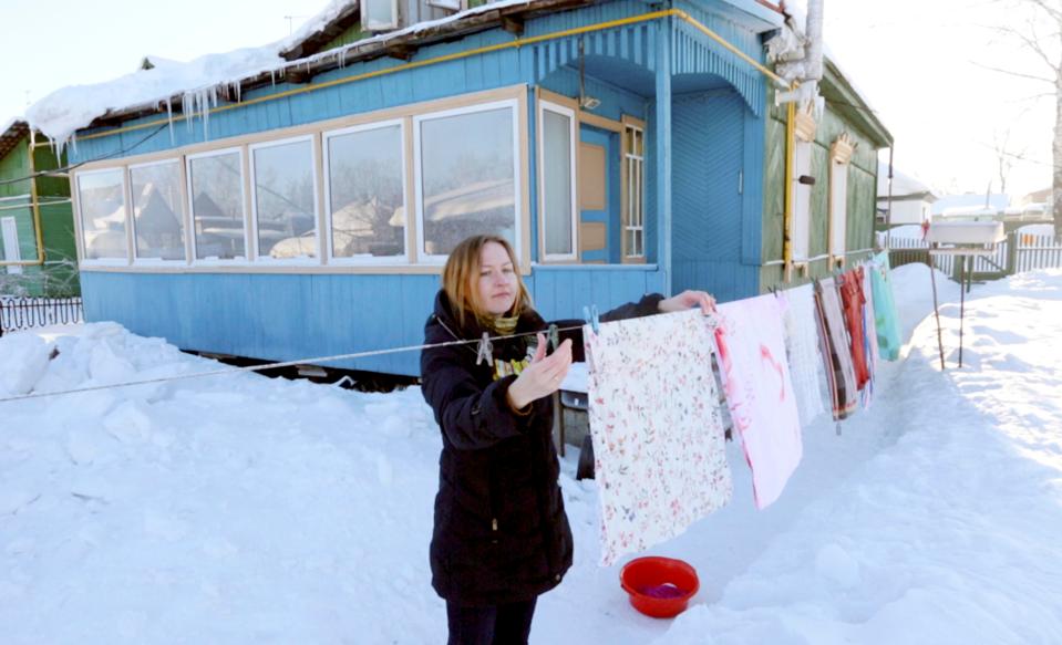  Put washing out, as it will freeze-dry in minutes. Bring it in and it will rapidly dry in the warm air and feel extra fresh.