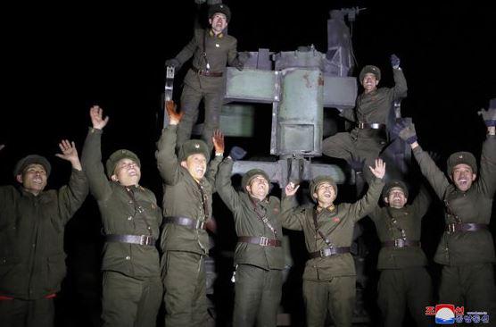  Soldiers cheers as the missile heads skywards