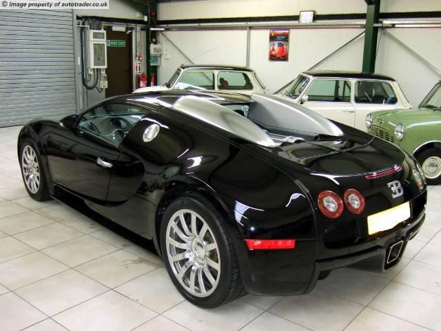  Jenson Button sold his Bugatti Veyron at an auction for £900k