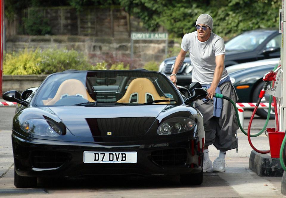  David Beckham fills up his custom-plated Porsche