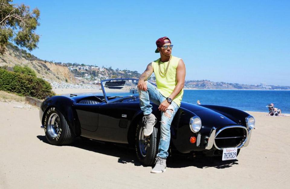  Lewis Hamilton poses with his 1966 Shelby 427 Cobra