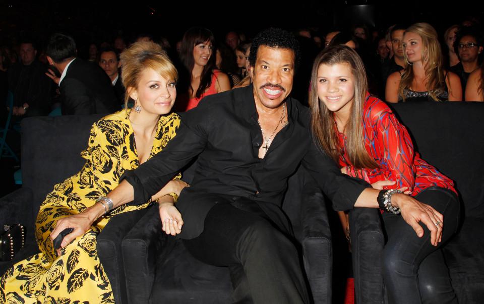  Lionel with Sofia and his other daughter, Nicole Richie, a few years ago