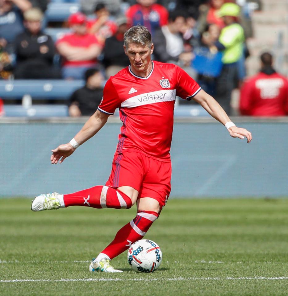  Schweinsteiger admits he is keeping his options open regarding his future