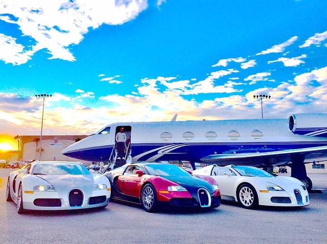  Floyd Mayweather's Bugatti Veyron cars proudly displayed