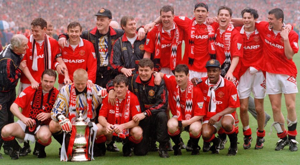  Kanchelskis and the gang after winning the FA Cup final in 1994