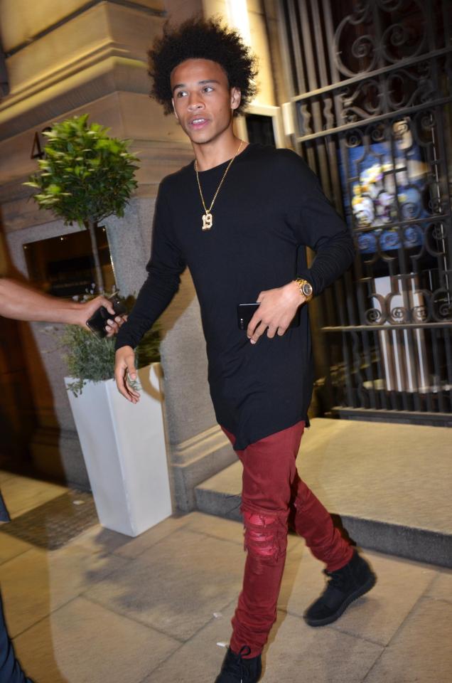  Leroy Sane loves a Justin Bieber-like long tee