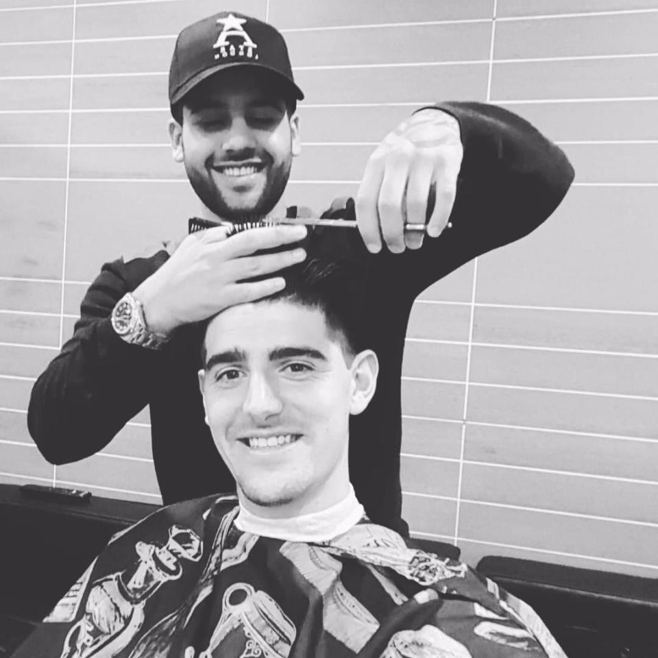  The Real Madrid keeper enjoys a pre-game trim