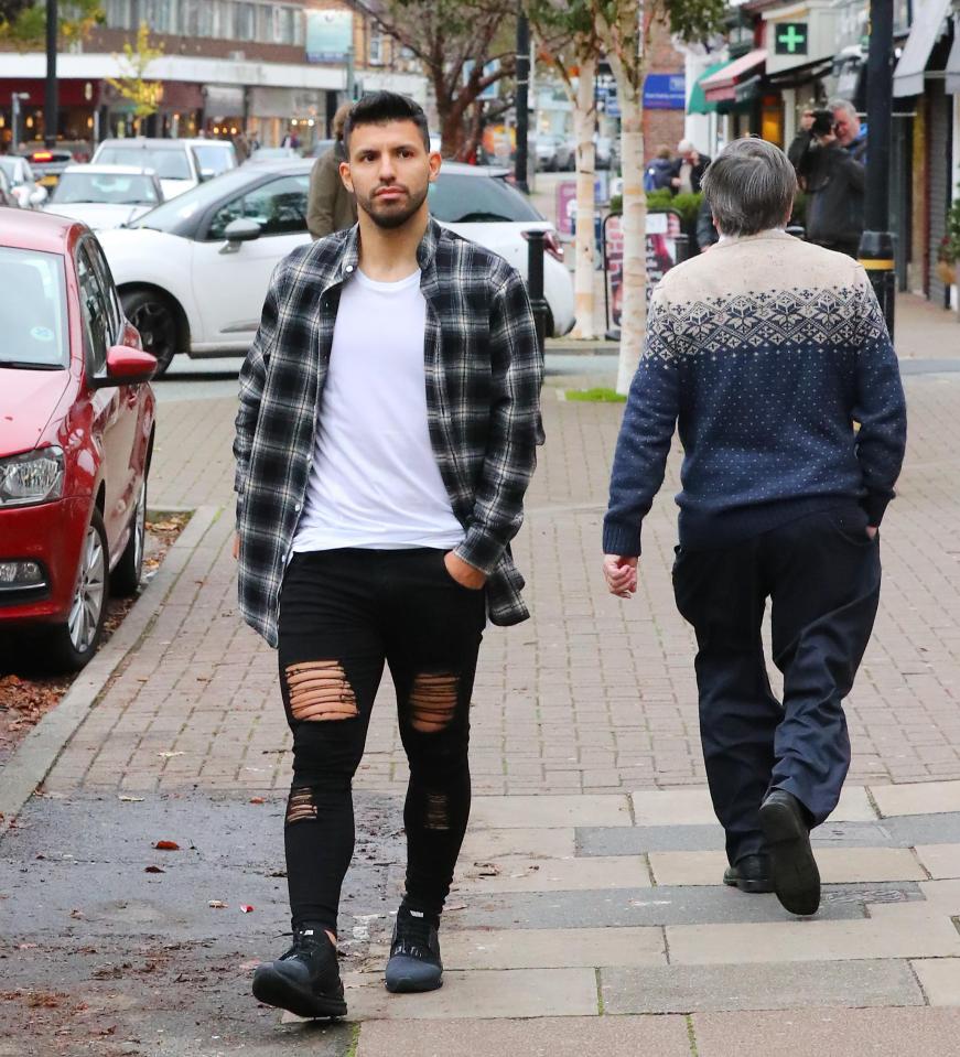  Sergio Aguero smells like teen spirit in this ensemble