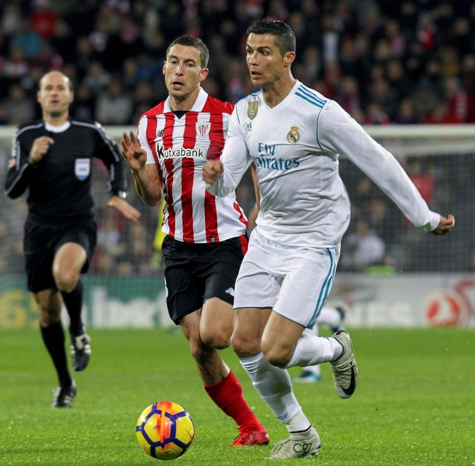  Cristiano Ronaldo paces away from Oscar De Marcos