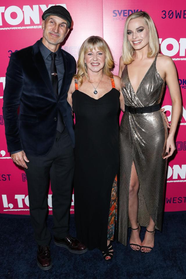  Margot posed alongside disgraced Olympian Tonya Harding at premiere for skating biopic I, Tonya in Los Angeles, as well as Craig Gillespie