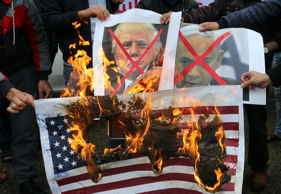  Palestinians burned pictures of Donald Trump in Bethlehem