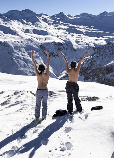  These student don't appear to mind the low temperature on the French Alps