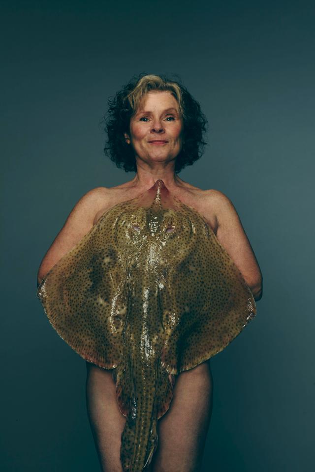  The ray-diant Harry Potter star Imelda Staunton held a blonde ray across her body