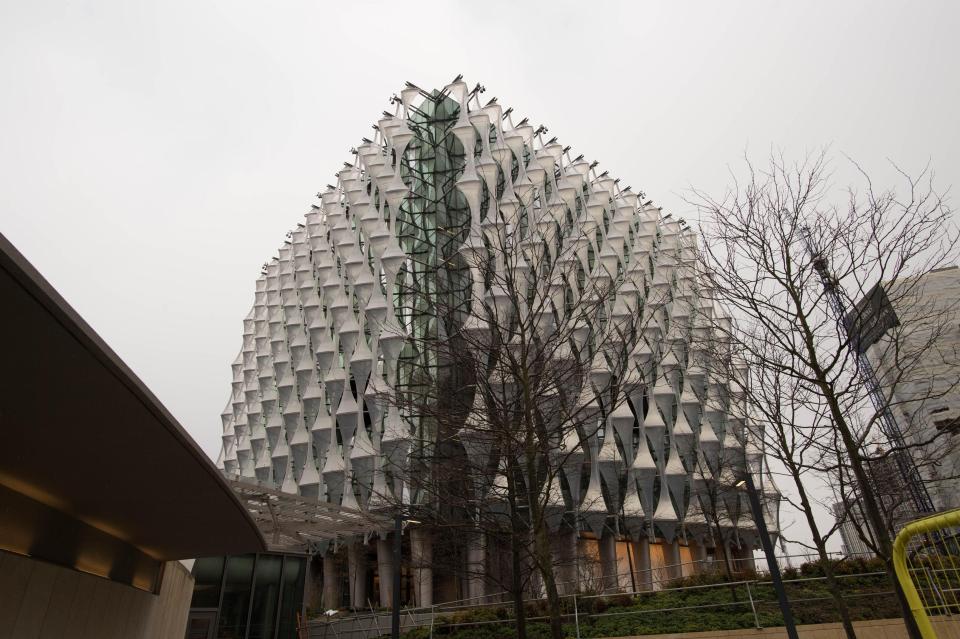  The £750m building overlooks the bank of the Thames