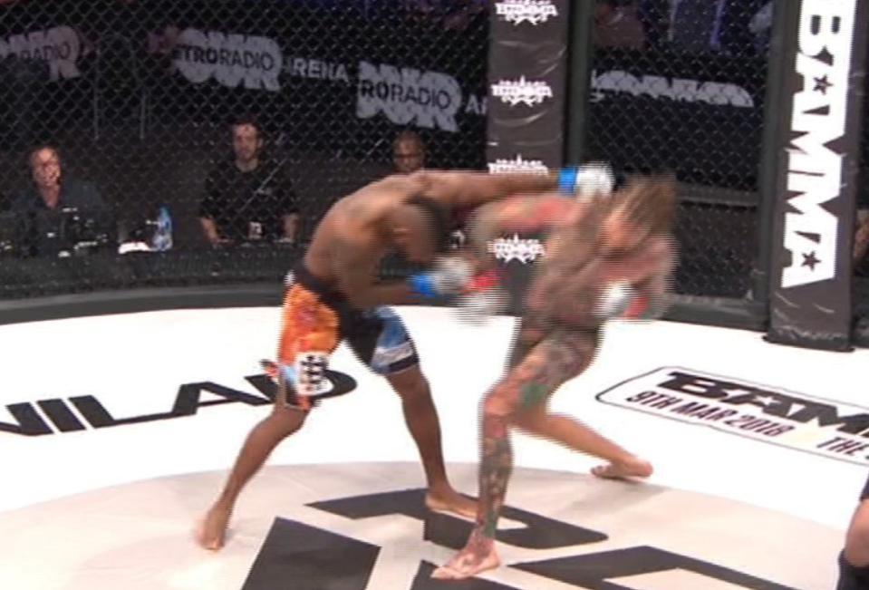  Aaron Chalmers immediately rocked Karl Donaldson with a huge punch in the opening seconds