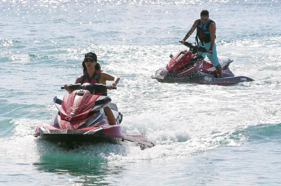  The pair seemed to be racing along off the shore