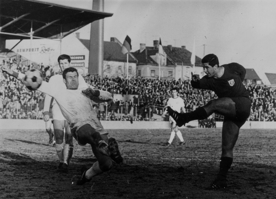 Gerd Muller scores for Bayern Munich